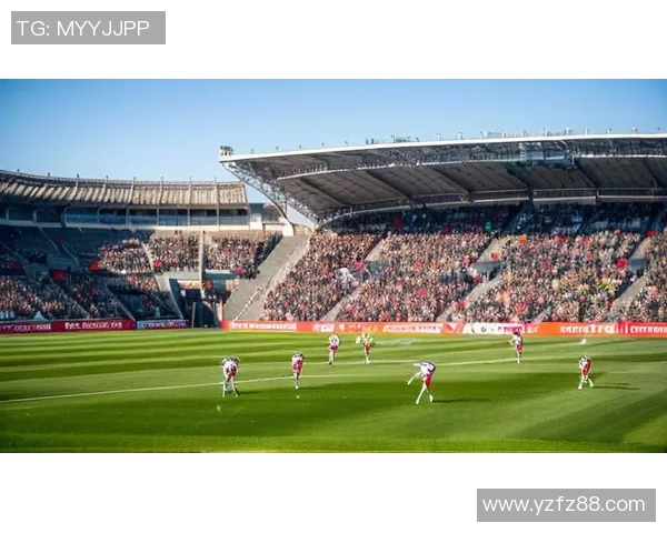 在绿茵场上感恩足球带来的激情与团结之旅 在绿茵场上感恩足球带来的激情与团结之旅