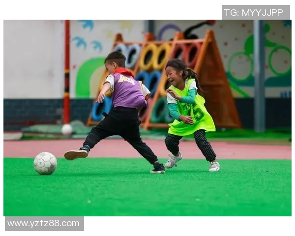 足球老妹带你领略绿茵场上的激情与梦想一起追逐足球的快乐与友谊